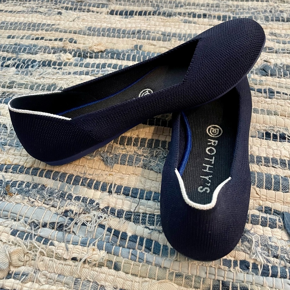 Rothy’s Navy Flats w/White Halo - Size 7.5
